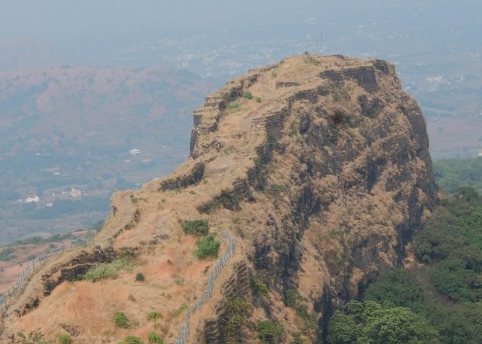 one day picnic spot near pune Lohagad for